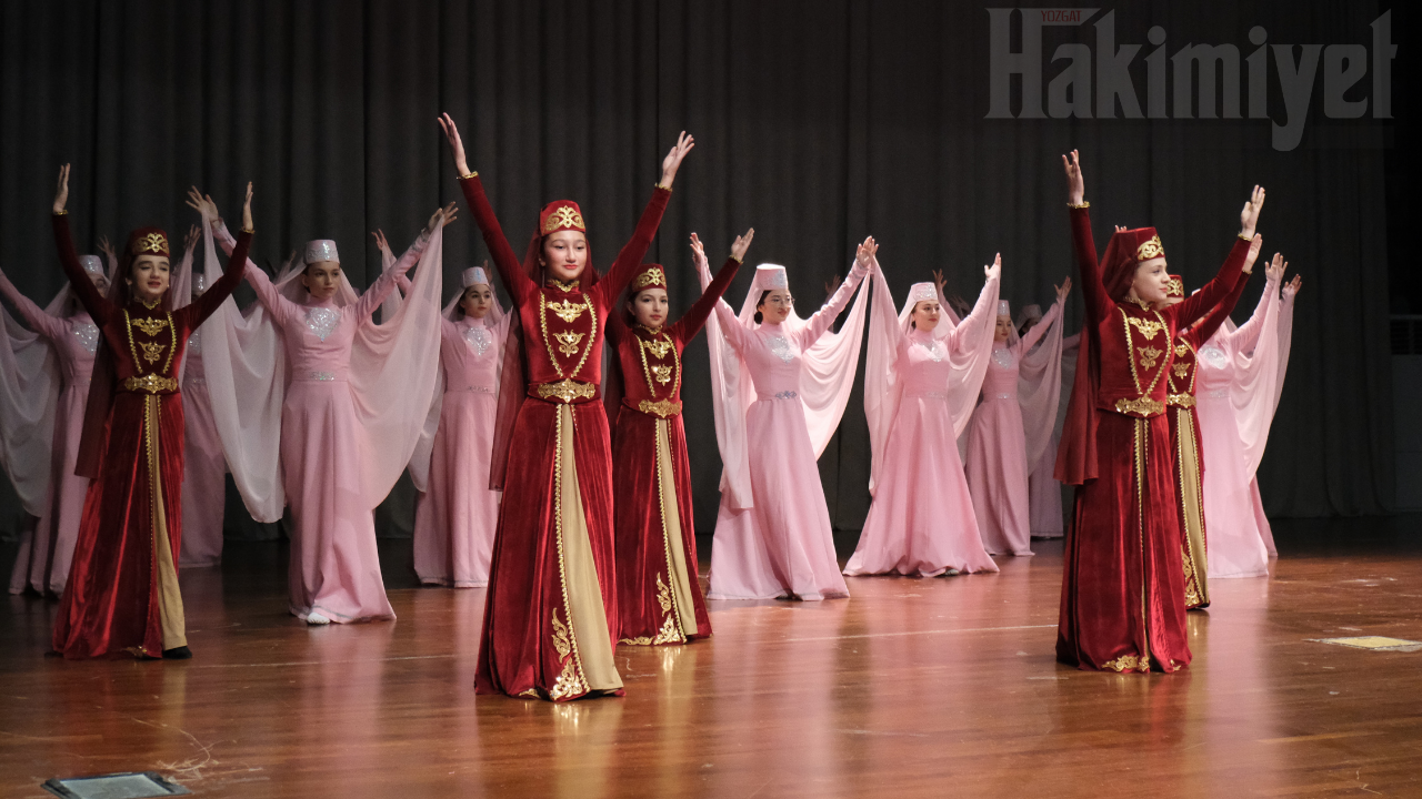 Yozgat’ta İlk Defa Düzenlenen Şenlik Renkli Gösterilerle Başladı (3)