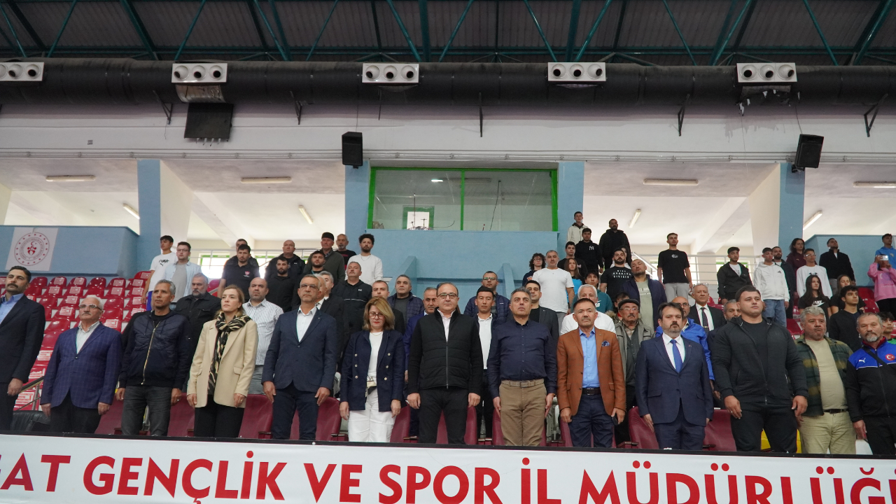 Yozgat’ta Kuşak Güreşi Türkiye Şampiyonası Büyük Bir Heyecanla Sürüyor (2)