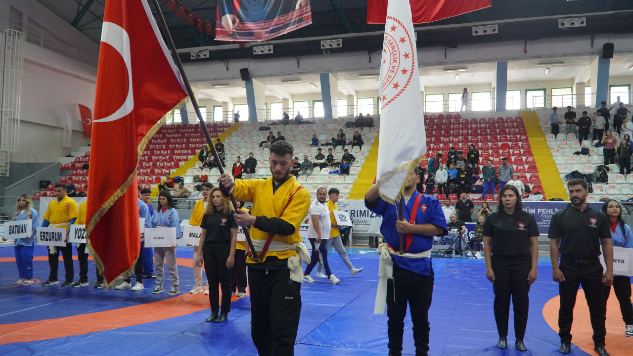 Yozgat’ta Kuşak Güreşi Türkiye Şampiyonası Büyük Bir Heyecanla Sürüyor (3)