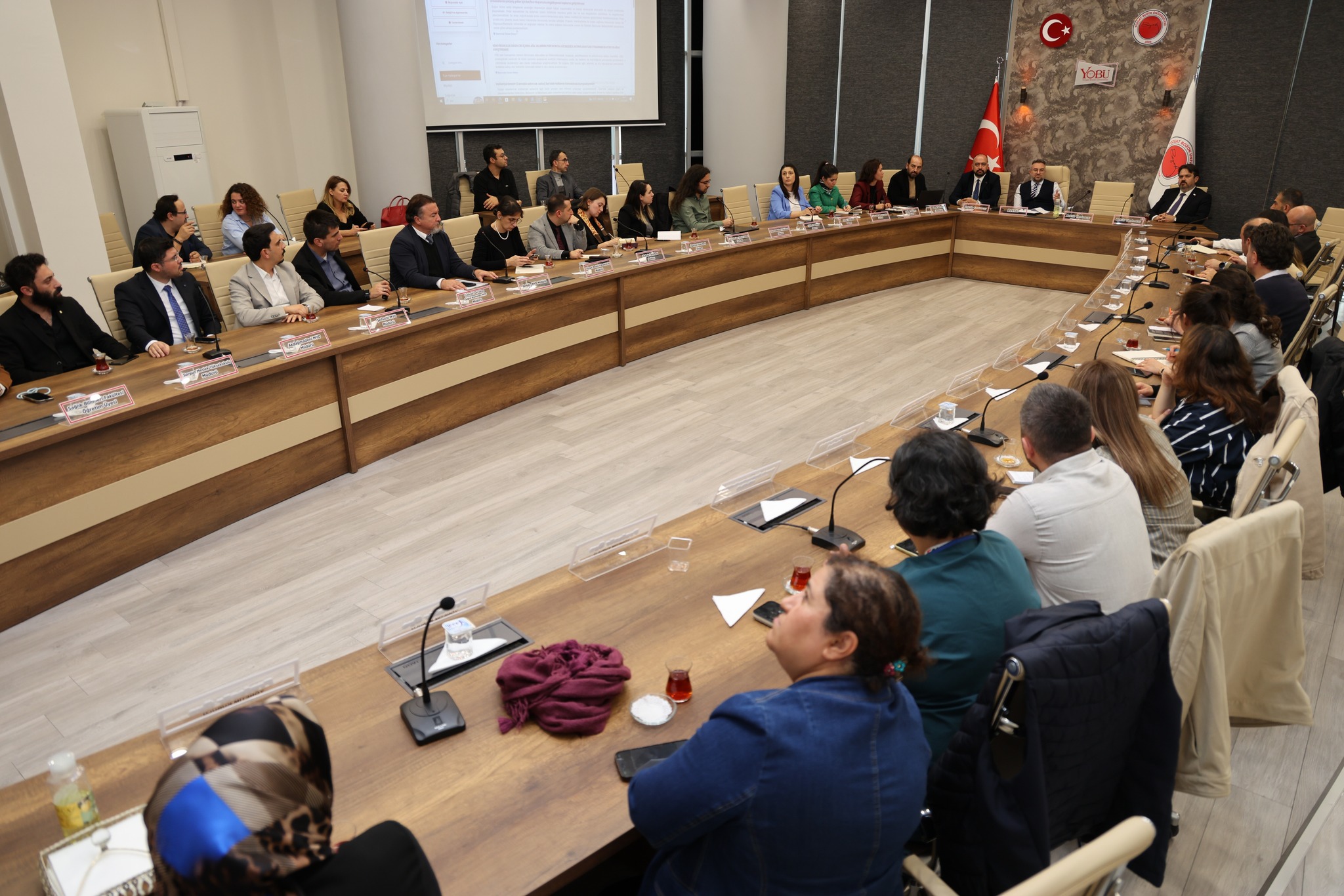 577017895 836193015455593 8874647158458402050 N