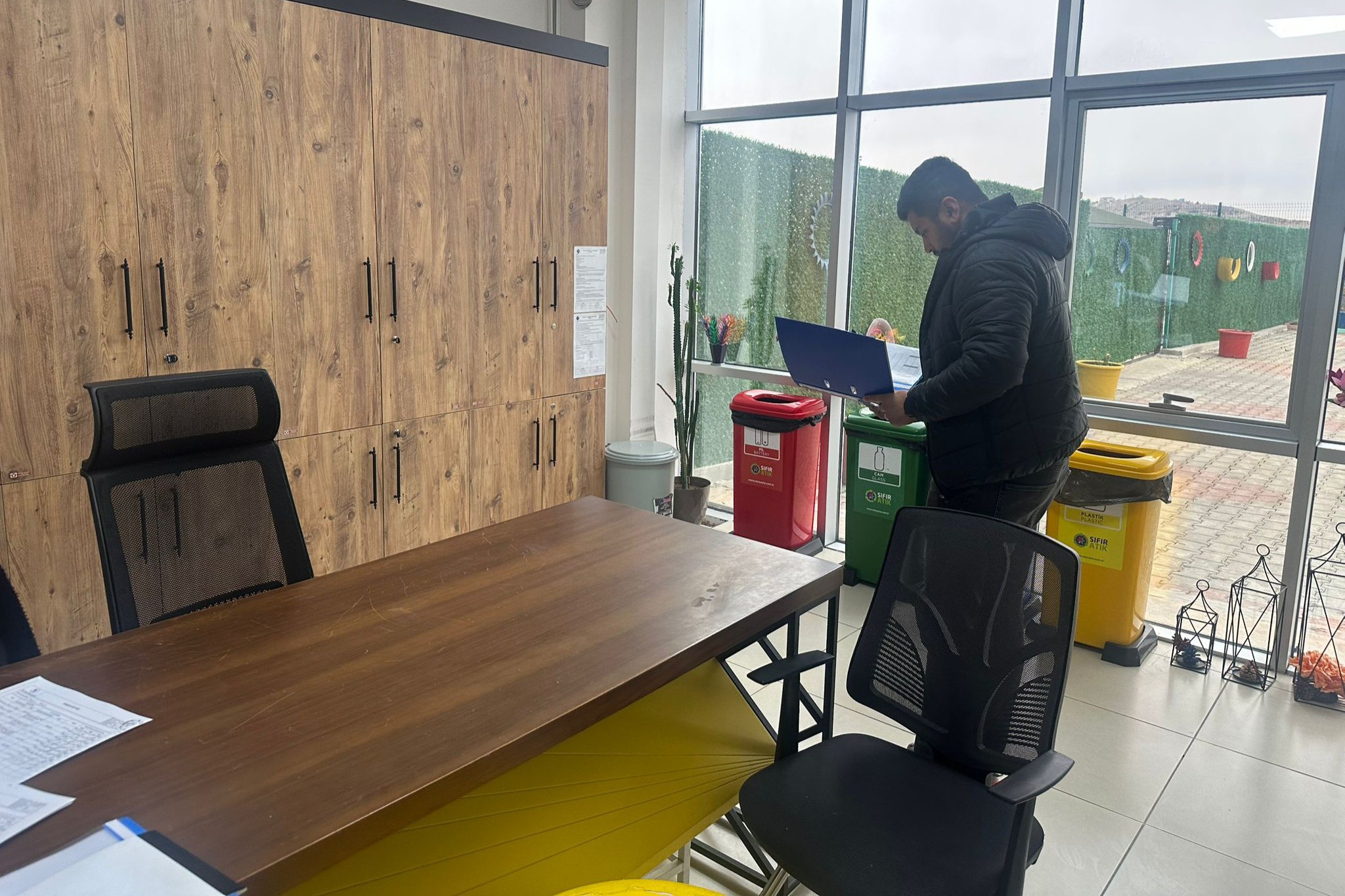 577775168 122137140128944490 2514392497098242932 N