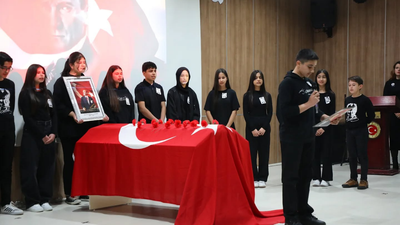 Gençler Ulu Önder Mustafa Kemal Atatürk’ü Andılar (2)