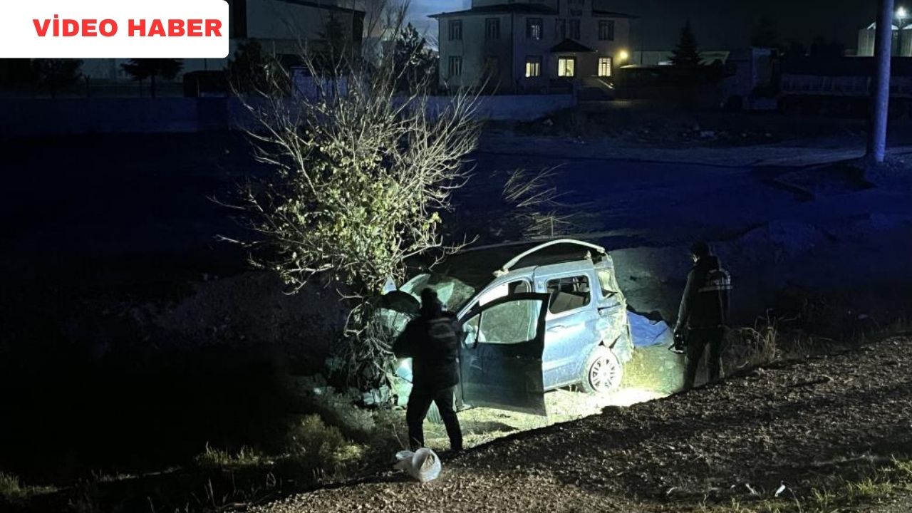 Hafif Ticari Araç Şarampole Yuvarlandı 1 Ölü 3 Yaralı (1)