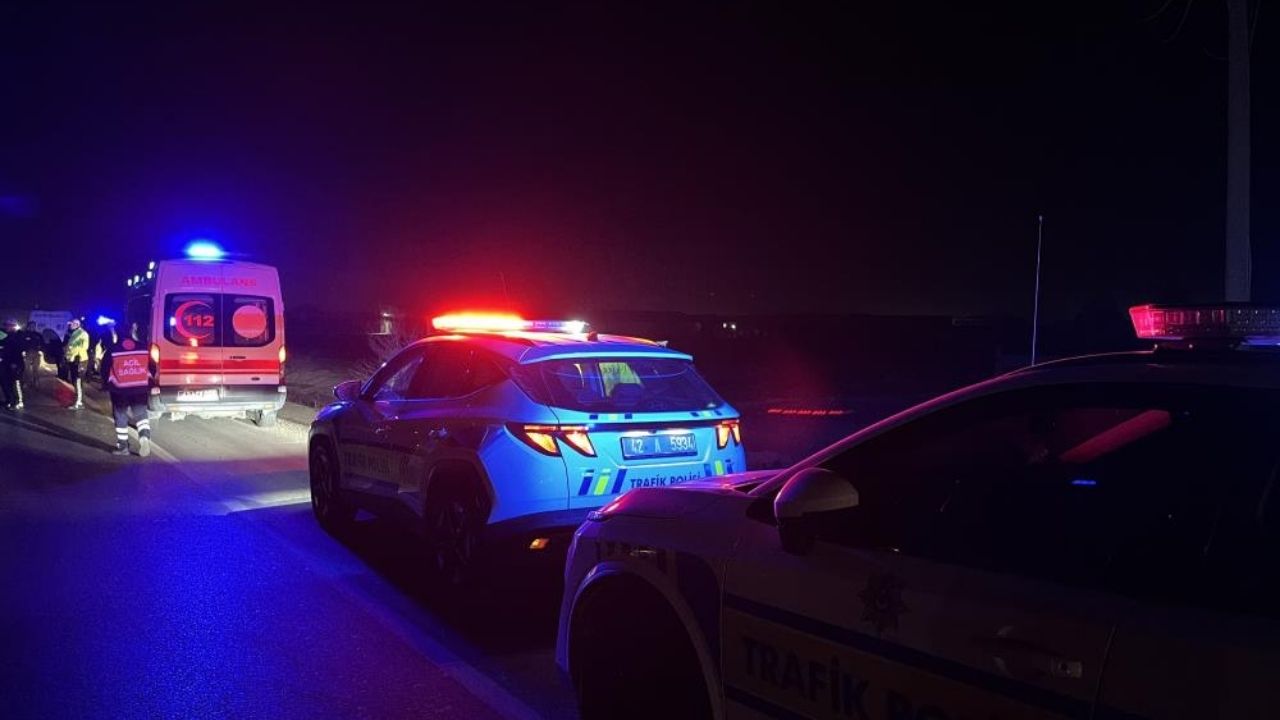 Hafif Ticari Araç Şarampole Yuvarlandı 1 Ölü 3 Yaralı (2)