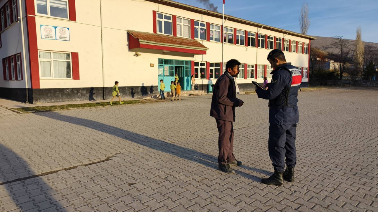 Jandarmadan Okul Servislerine Dikkat Çeken Denetim (2)