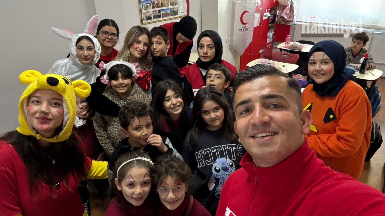 Kızılay Haftasında Çocuklar Eğlenmeye Devam Ediyor (1)