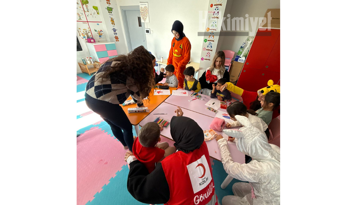 Kızılay Haftasında Çocuklar Eğlenmeye Devam Ediyor (6)