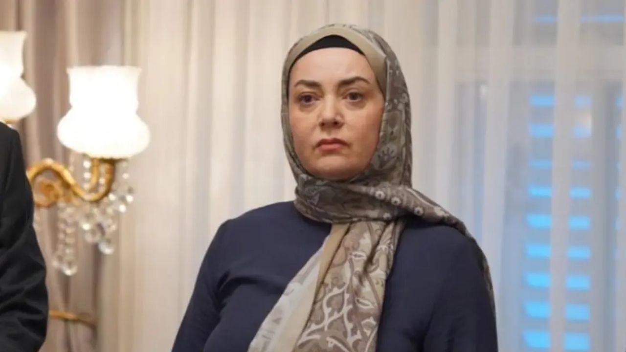 Kızılcık Şerbetinde 4 Ayrılık, Mustafa, Doğa Diziden Neden Ayrıldı, Nilay Pis Mi, Hijyen Krizi (2)