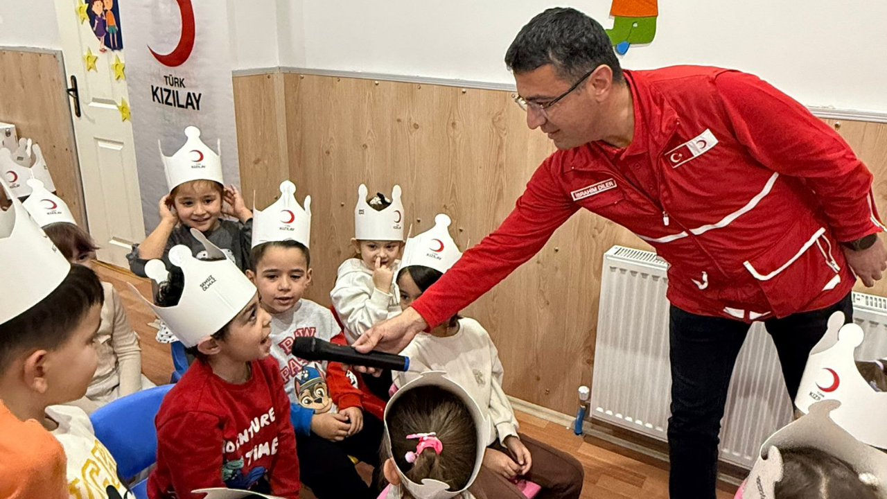 Minik Kalplere Kızılay Sevgisi Genç Kızılay'dan Anlamlı Ziyaret (4)