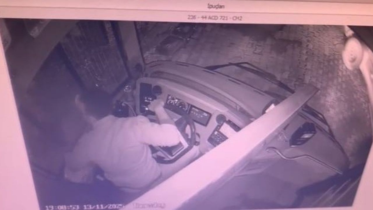 Otobüse Silahlı Saldırı Anı Kameralara Yansıdı (2)