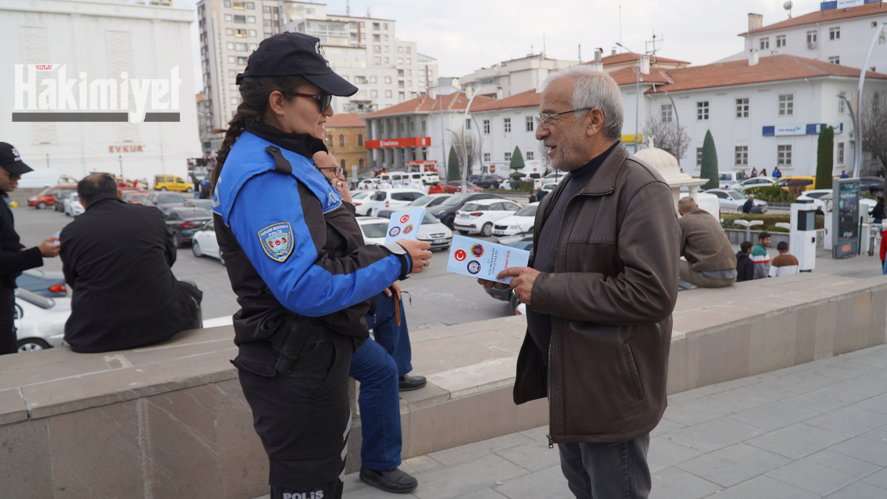 Polisten Yozgat’ta Halkına Dolandırıcılığa Karşı Bilgilendirici Afişler (3)