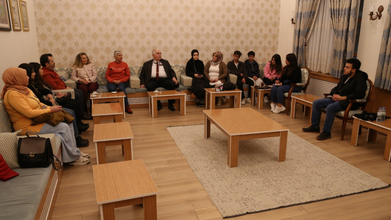 Toplumda Sıkça Tartışılan Konu Yobü’de Konuşuldu (4)