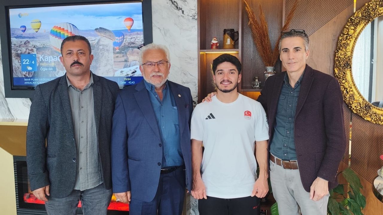 Yeni Naim Süleymanoğlu Halter Dünya Şampiyonu Muhammed Furkan Özbek (4)