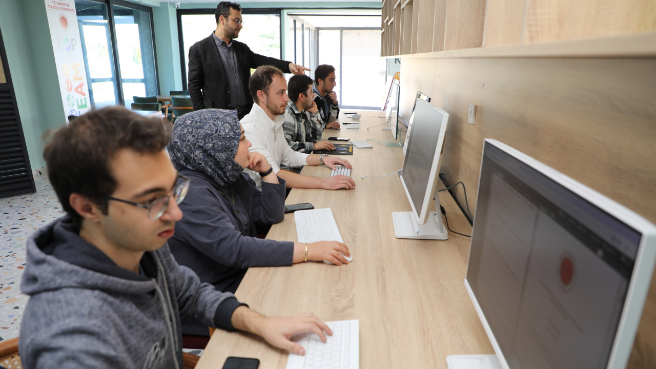 Yobü’de Bilim Rüzgarı Geleceğin Teknolojilerini Şekillendiriyor (1)