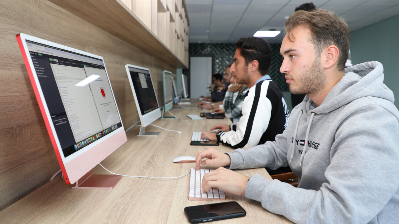 Yobü’de Bilim Rüzgarı Geleceğin Teknolojilerini Şekillendiriyor (4)