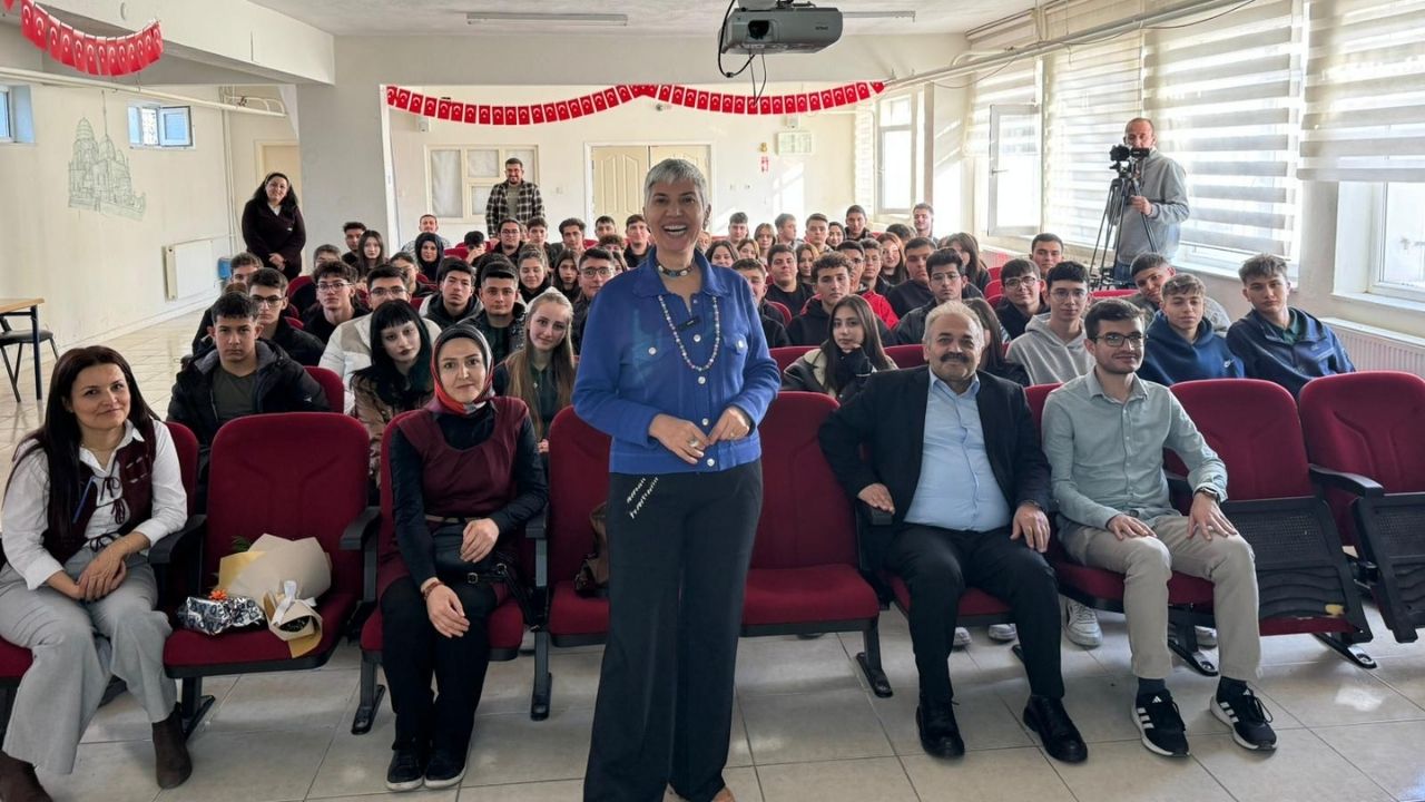 Yobü’den Gençlere Doğru İletişim Eğitimi 222