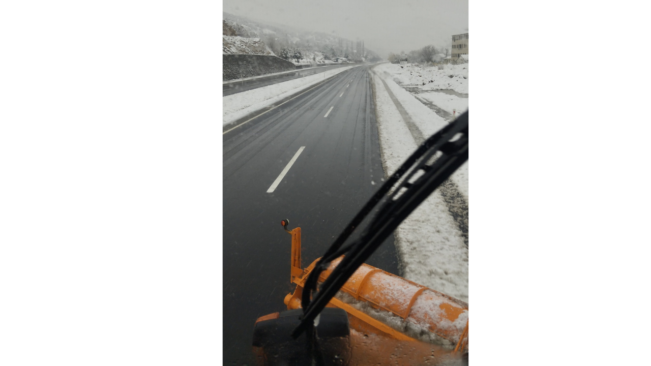 Yozgat’ta Kar Yağışı Etkisini Artırdı Ekipler Gece Boyu Sahada (2)