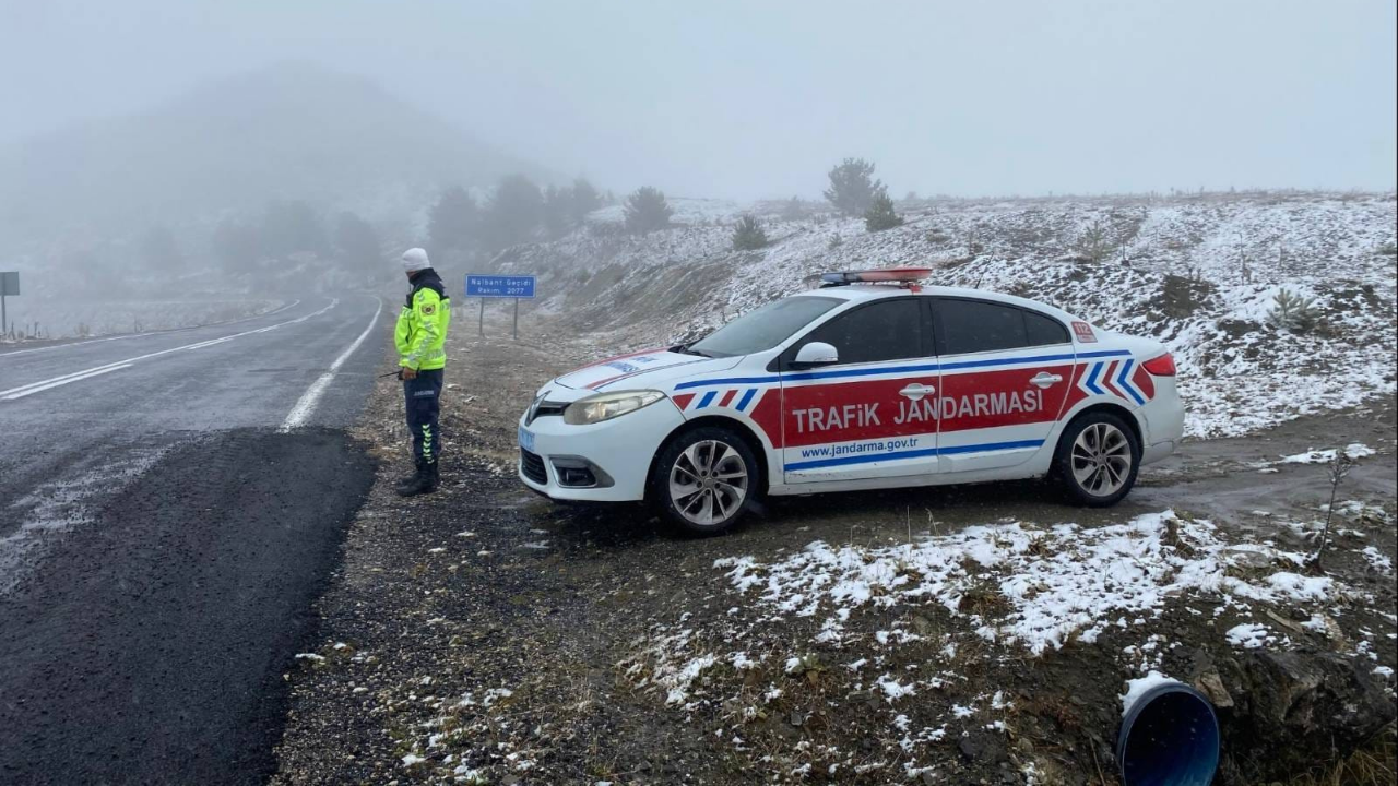 Yozgat’ta Kar Yağışı Sonrası Kritik Güzergahlarda Denetim (2)