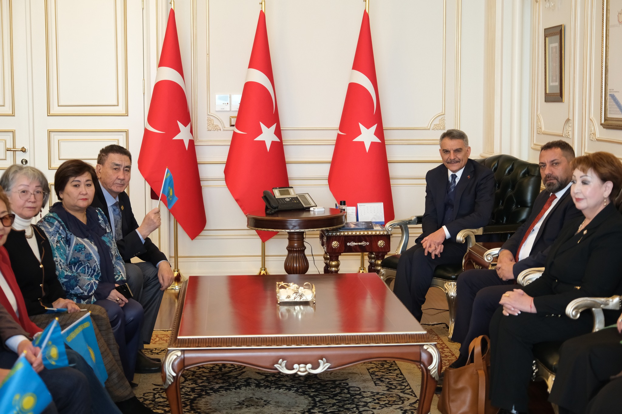 595106011 1284385257054867 8448825872251406782 N