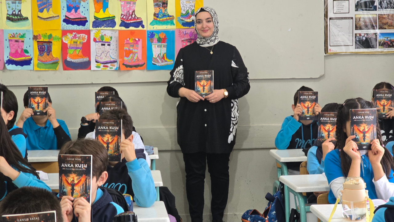 Ekran Bağımlılığına Karşı Kitap Yazdı, Öğrencilerine Yol Gösterdi (1)