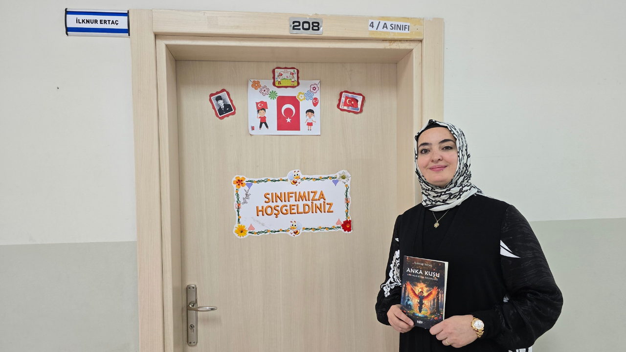 Ekran Bağımlılığına Karşı Kitap Yazdı, Öğrencilerine Yol Gösterdi (4)