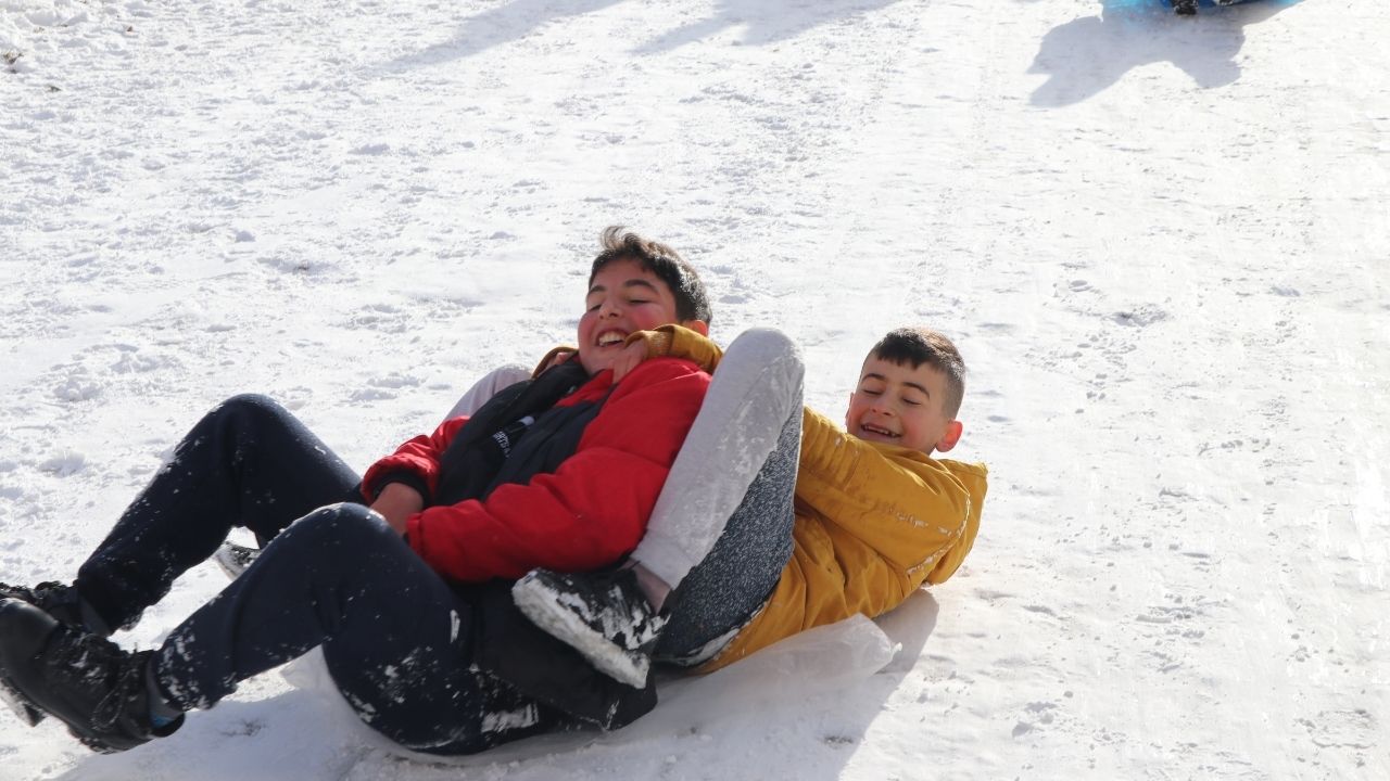 Kar Yağdı, Okullar Tatil Oldu Yozgat’ta Çocukların Kış Neşesi
