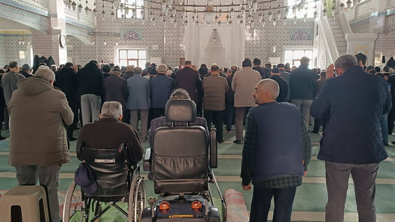 Manevi Buluşmada Gönüller Bir Araya Geldi (2)