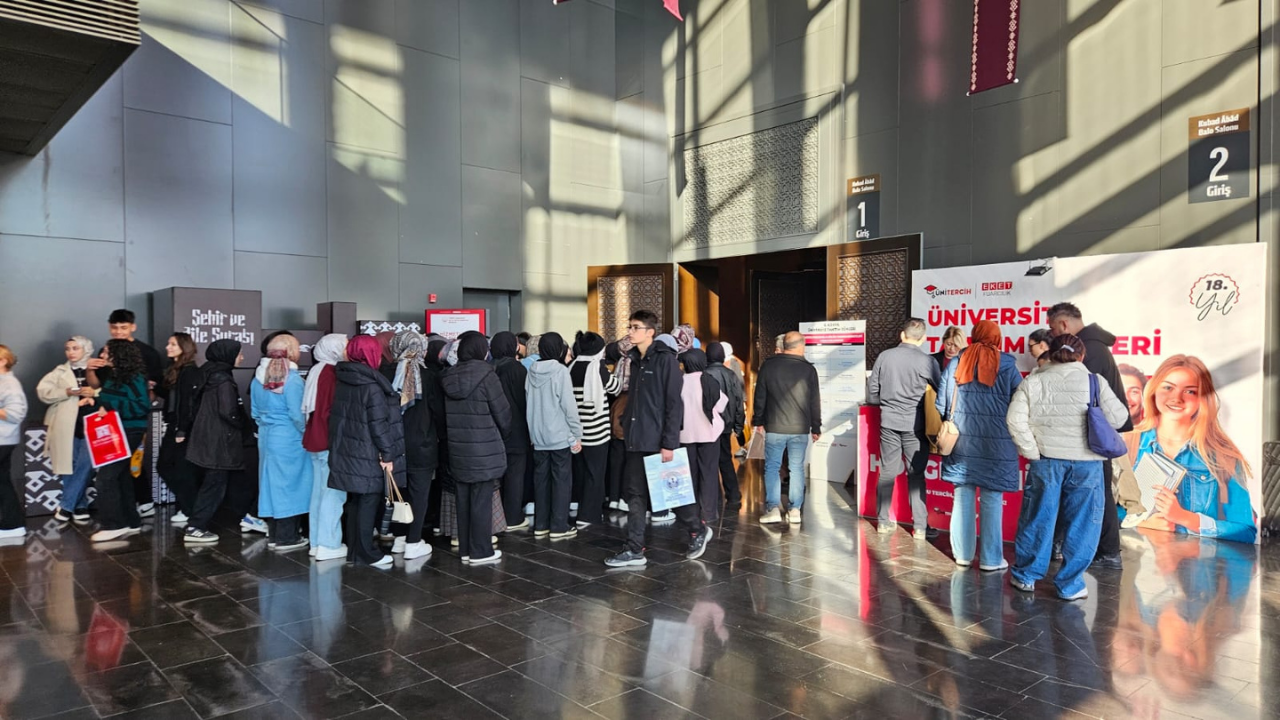Yobü, Konya Üniversite Tanıtım Fuarında Aday Öğrencilerle Buluştu (3)