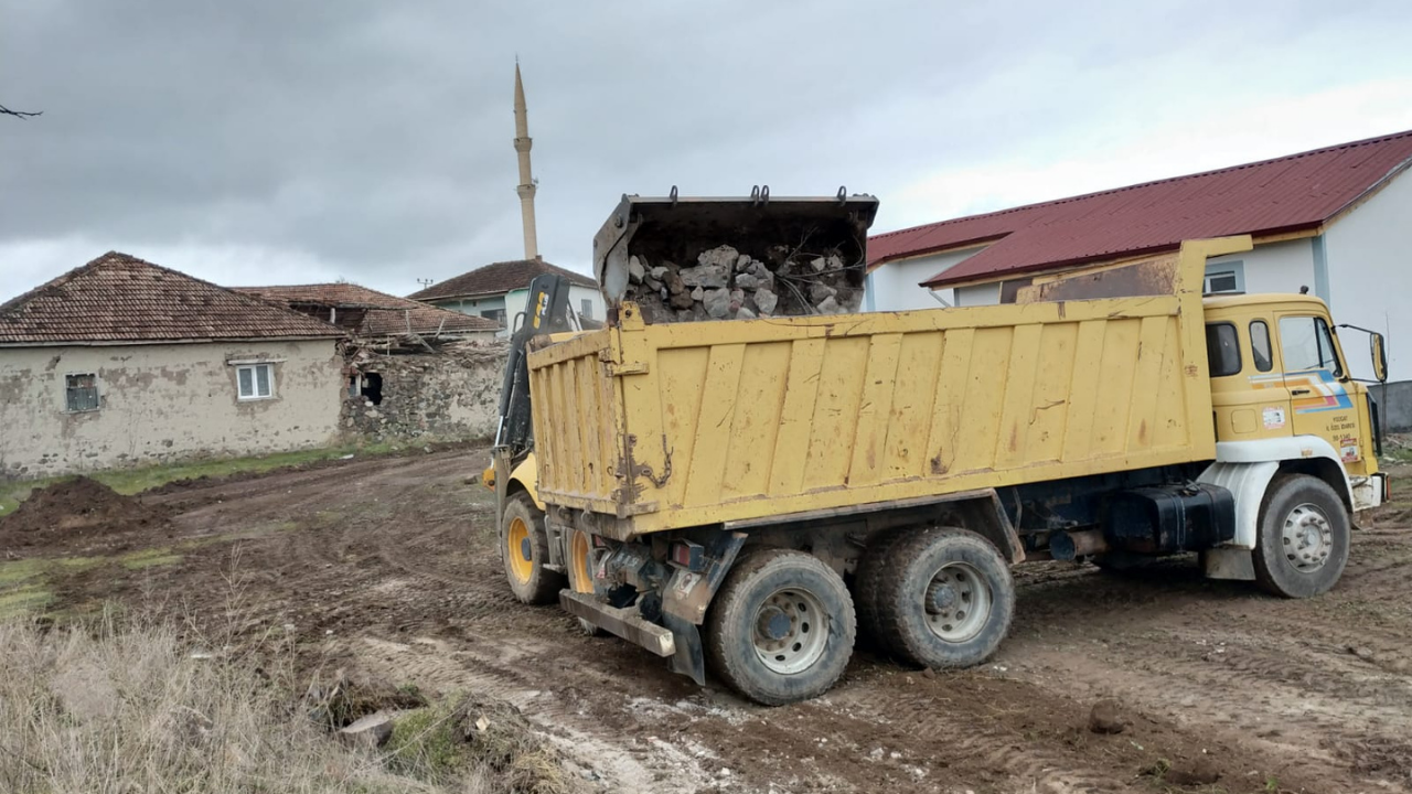 Yozgat İl Özel İdaresi’nden İl Genelinde Yoğun Altyapı Ve Yol Mesaisi