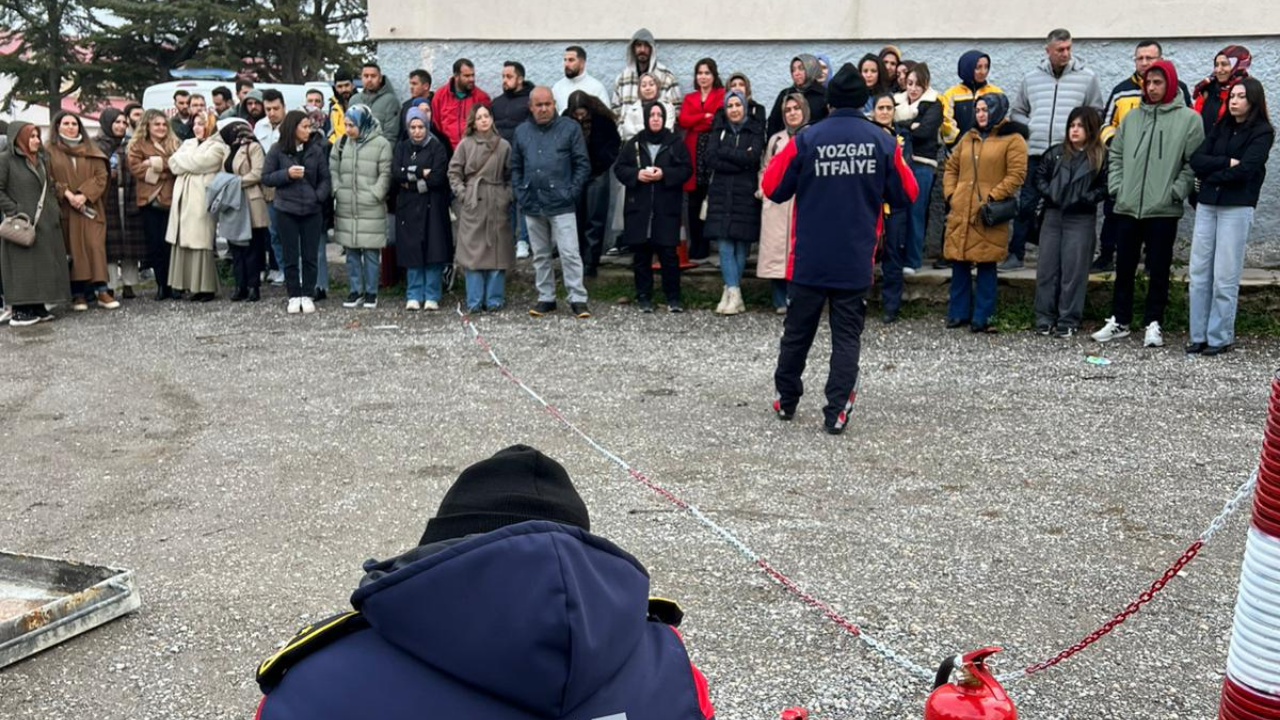 Yozgat İl Sağlık Müdürlüğünde Yangın Söndürme Eğitimi Veridi (3)
