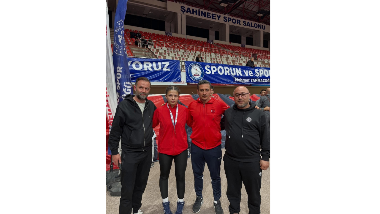 Yozgatlı Beyzanur Erduman, Türkiye Güreş Şampiyonası’nda Üçüncü Oldu (3)