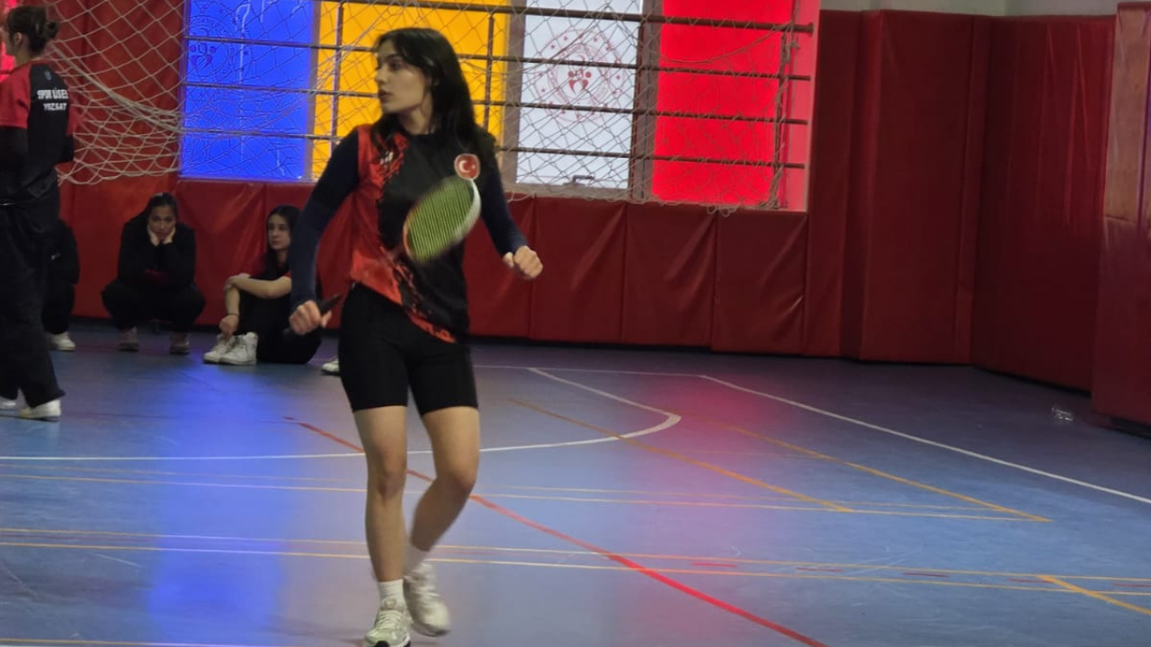 Yozgat’ta Liseler Arası Badminton’da Şampiyon Çandır’dan Çıktı (2)