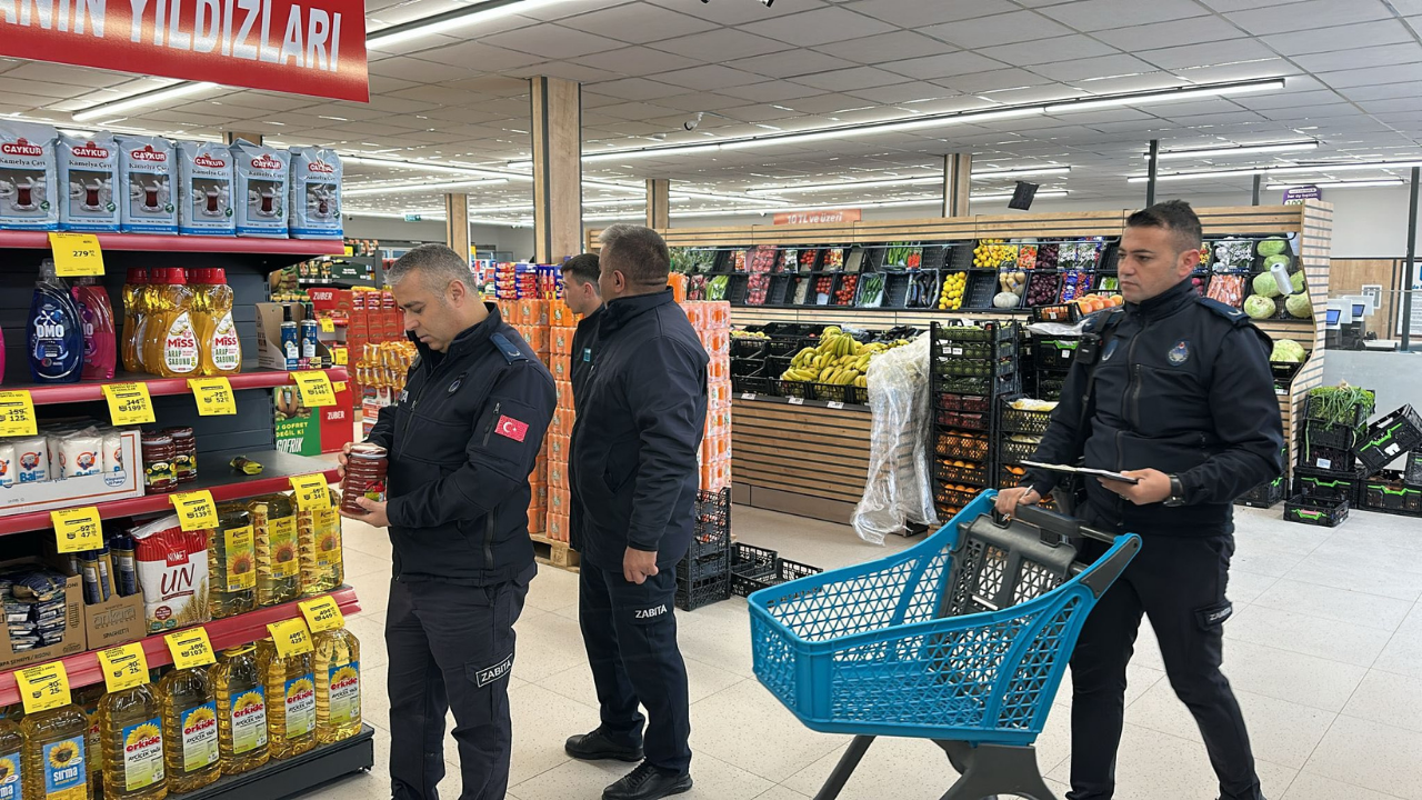 Yozgat’ta Yılbaşı Öncesi Market Denetimleri Sıklaştırıldı (3)