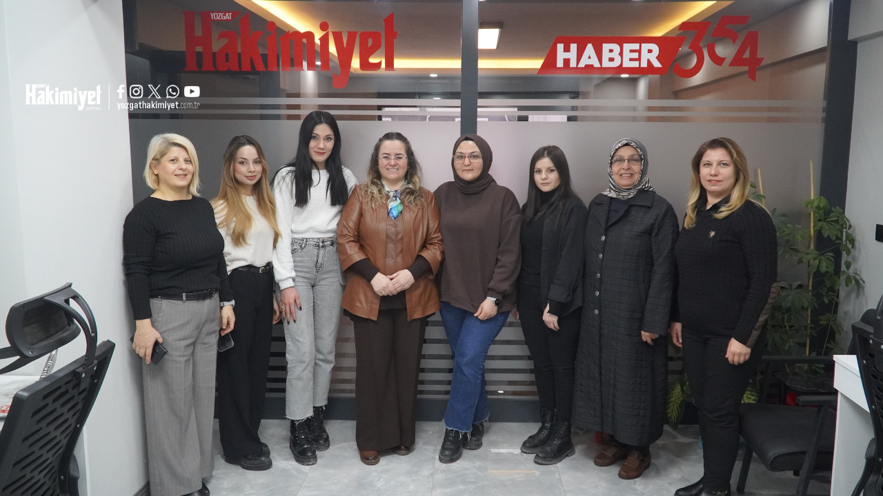 Ak Parti Yozgat Kadın Kolları’ndan Gazeteciler Günü’nde Gazetemize Ziyaret (1)