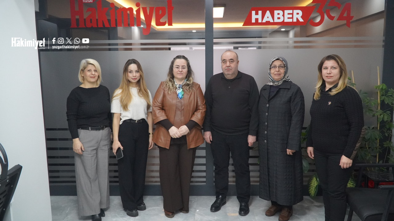 AK Parti Yozgat Kadın Kolları’ndan Gazeteciler Günü’nde Gazetemize Ziyaret