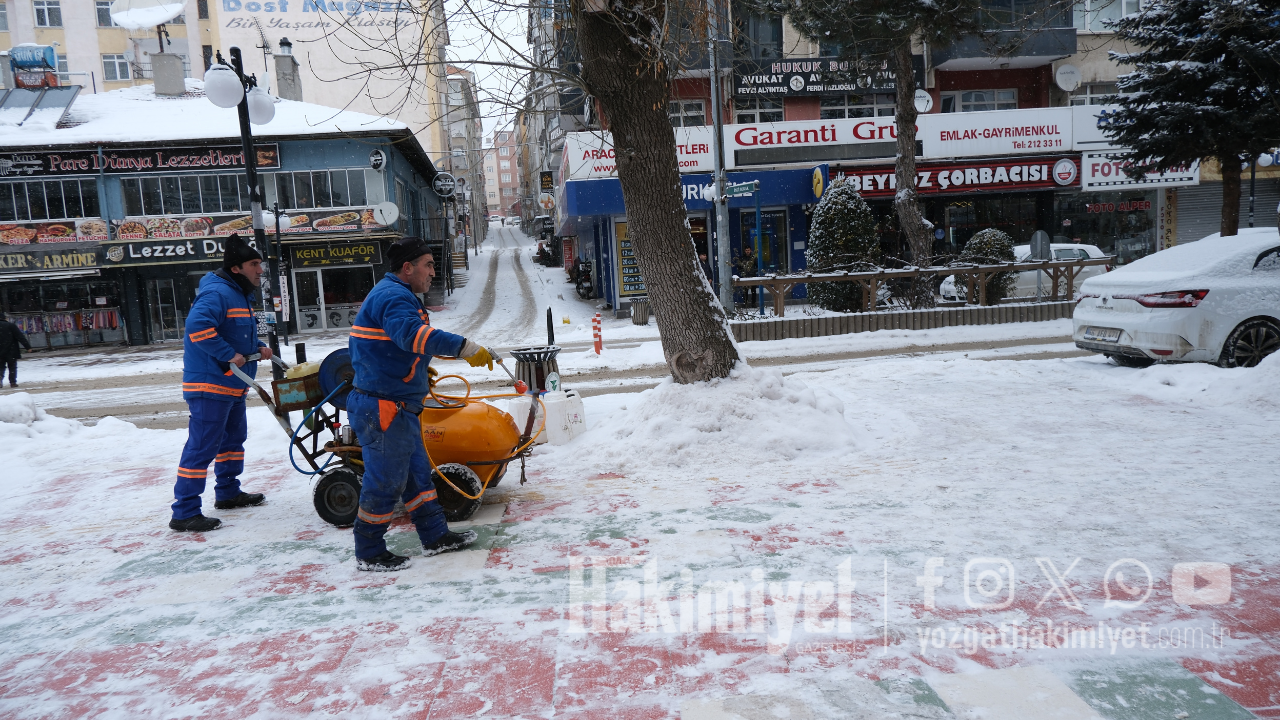 Aralıksız Mesai Var Yozgat’ta Karla Mücadelede Dikkat Çeken Çalışma (5)