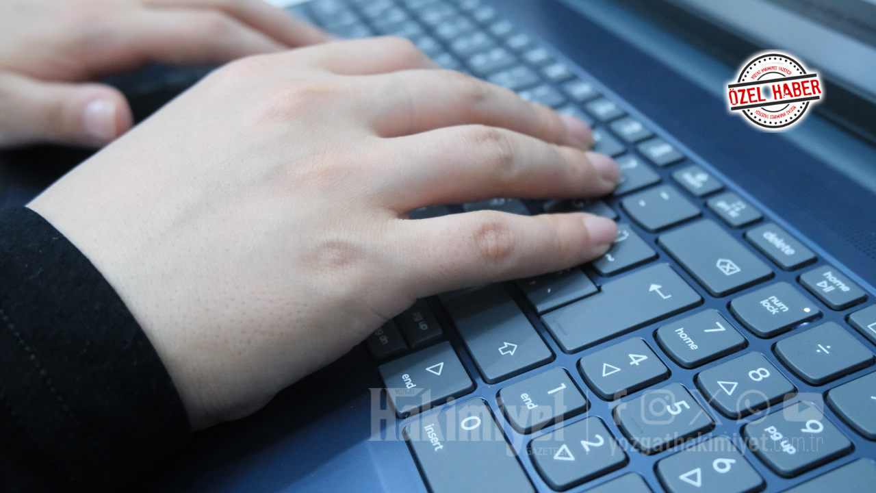 Farkında Olmadan İzleniyoruz Mu? Yapay Zeka Çağında Dijital Mahremiyet Alarm Veriyor