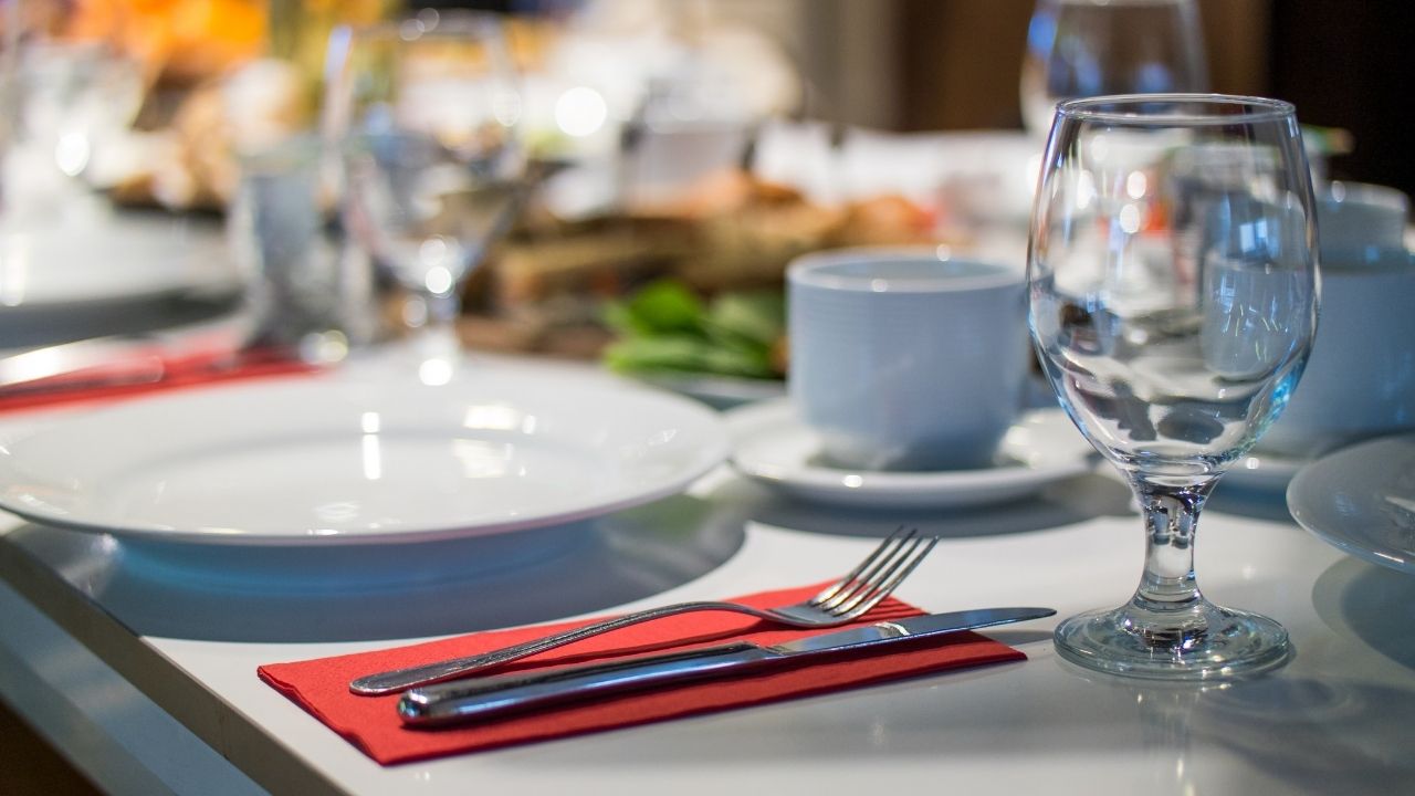 Herkesi İlgilendiriyor Restoranlarda O Ücret Artık Alınamayacak