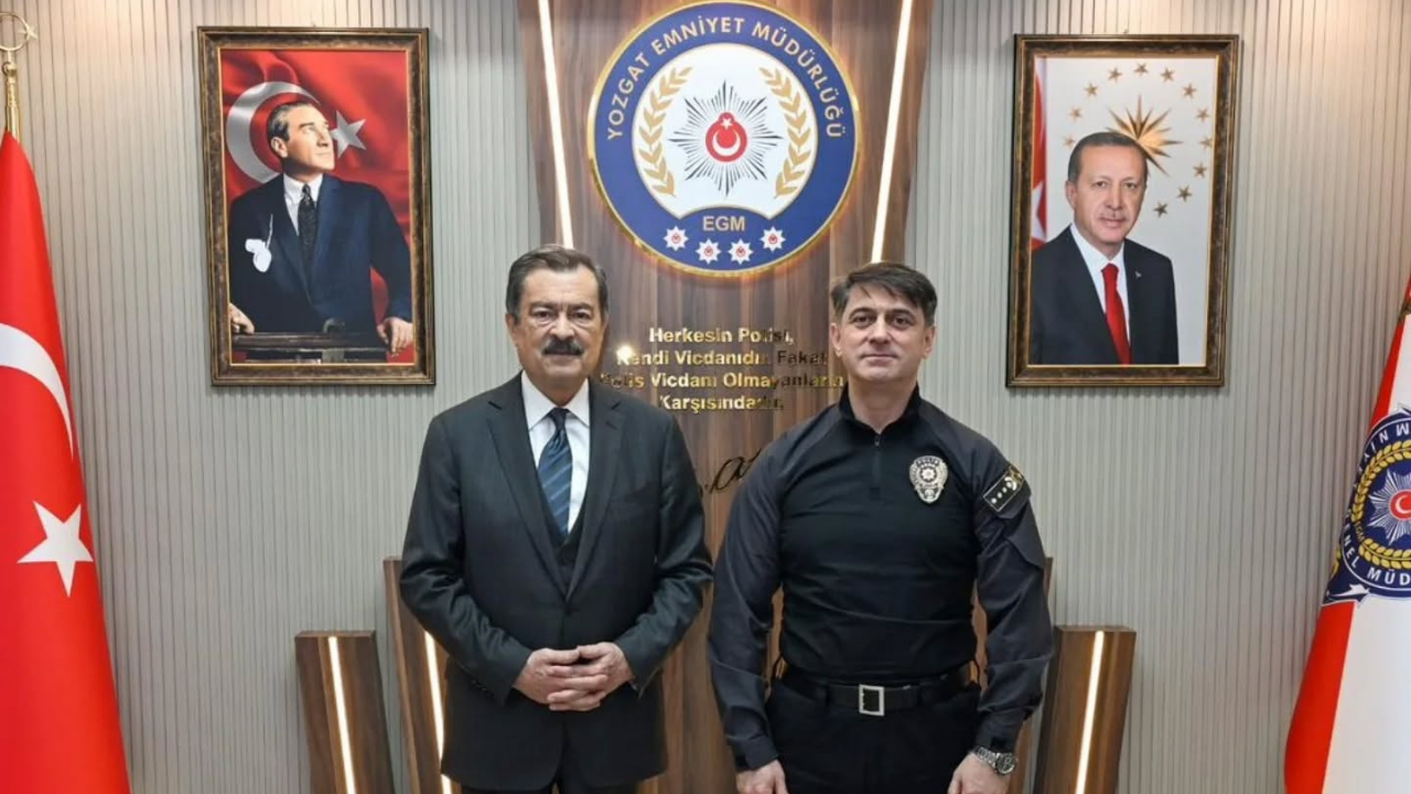 Lütfullah Kayalar’dan Nezaket Göstergesi (1)