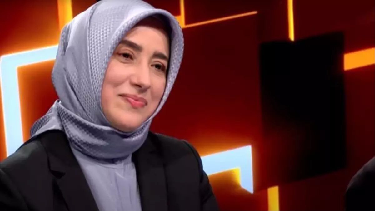 Özlem Zengin Kimdir