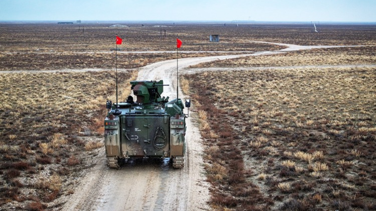 Türkiye'nin İlk Elektrikli Zırhlı Personel Taşıyıcısı E Zpt Görücüye Çıktı (5)