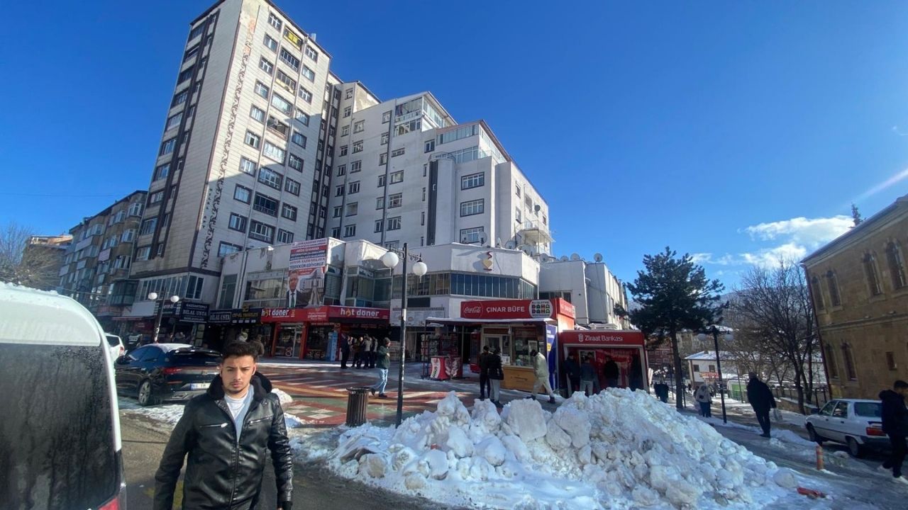 Yozgat Abide İşhanı’nda Bıçaklı Kavga: Bir Kişi Yaralandı