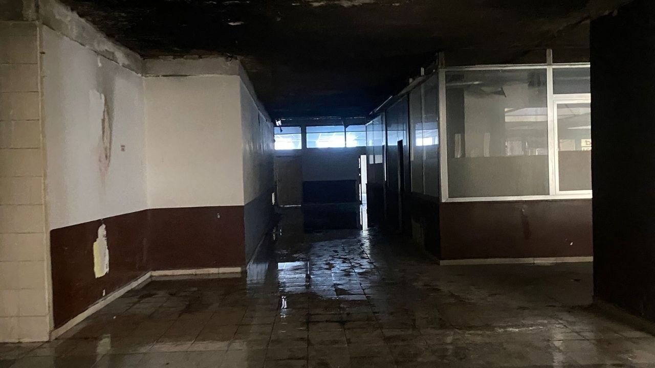Yozgat Abide İşhanı’nda Bıçaklı Kavga Bir Kişi Yaralandı (4)