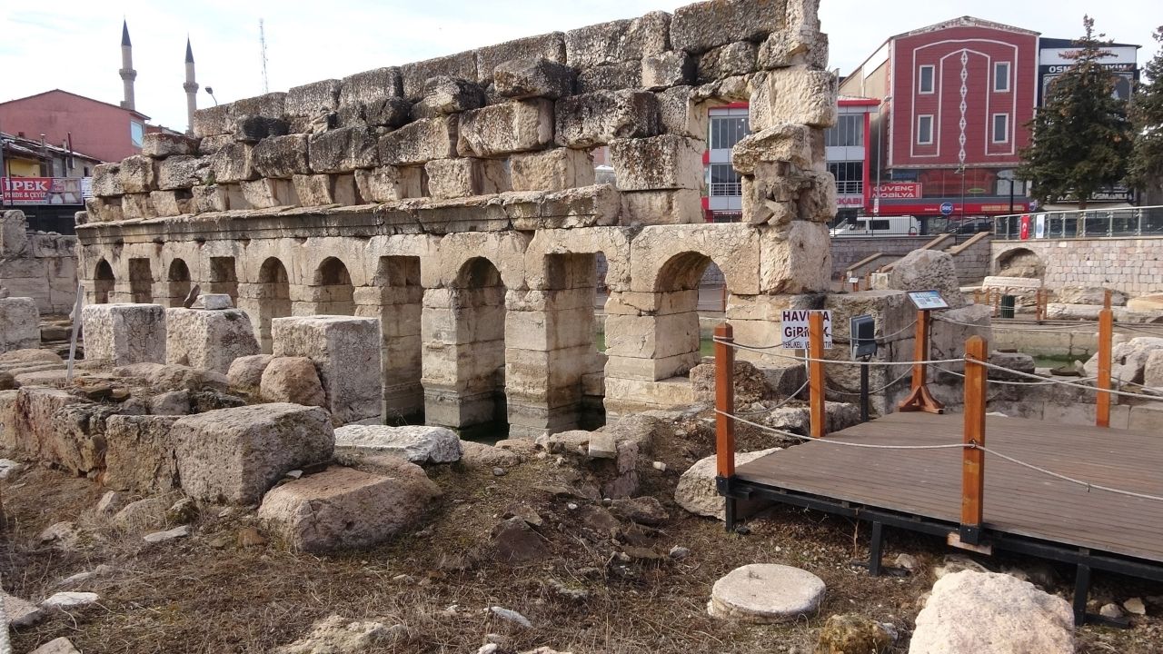 Yozgat'ın Binlerce Yıllık Tarihi Eseri Ziyaretçilerini Ağırlıyor (2)