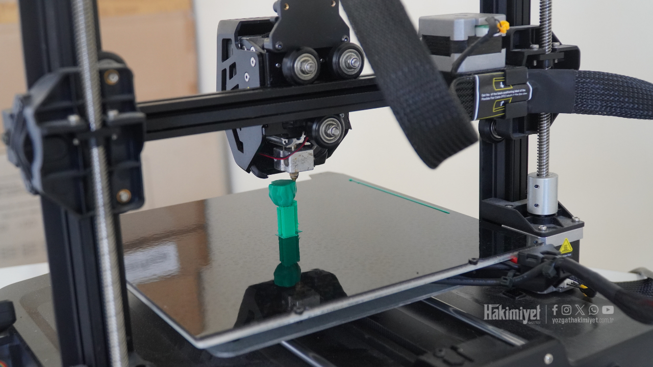 Yozgat’ta Bir İlk 3D Yazıcılarla Başlayan Süreç Çocuklara Özel Projeye Dönüşüyor (3)