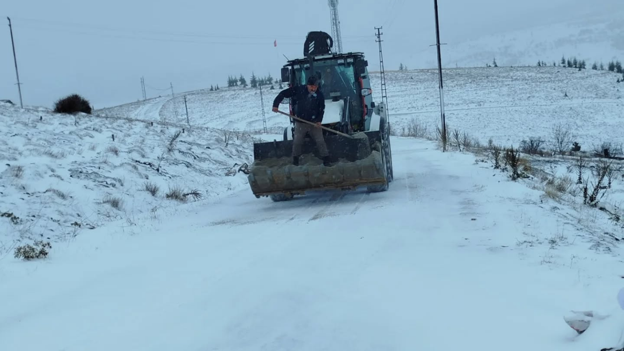 Yozgat’ta Kar Mesaisi Aralıksız Sürüyor Yollar Ve Kaldırımlar İçin Seferberlik (2)