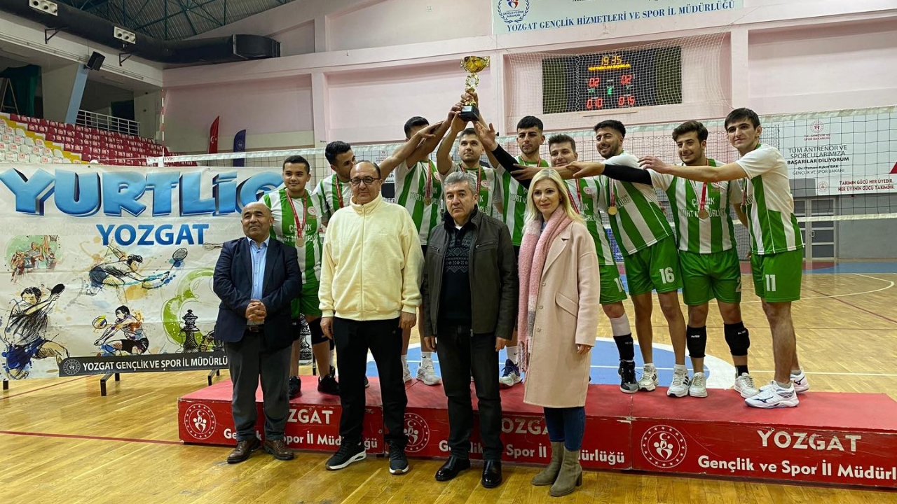 Yozgat’ta Nefes Kesen Final Tamamlandı Yurtlararası Voleybolda Kupayı Kazanan Belli Oldu (1)