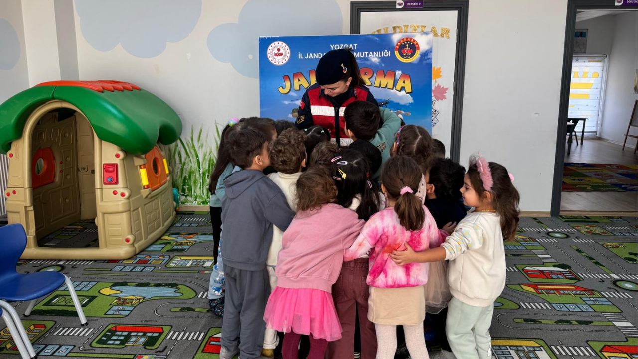 Yozgat’ta Üniformalar Miniklerle Buluştu (5)