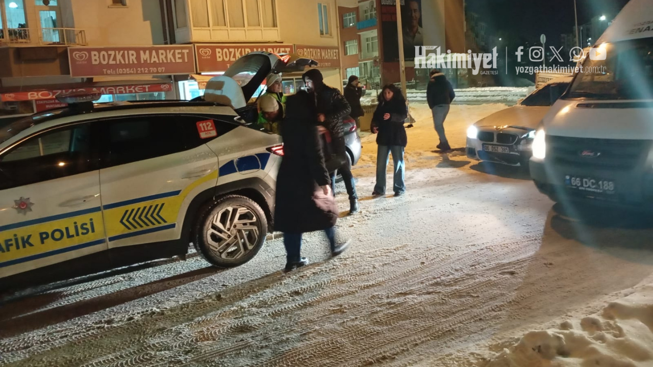 Yozgat’ta Yollar Buz Pistine Döndü Kaza Kaçınılmaz Oldu (5)