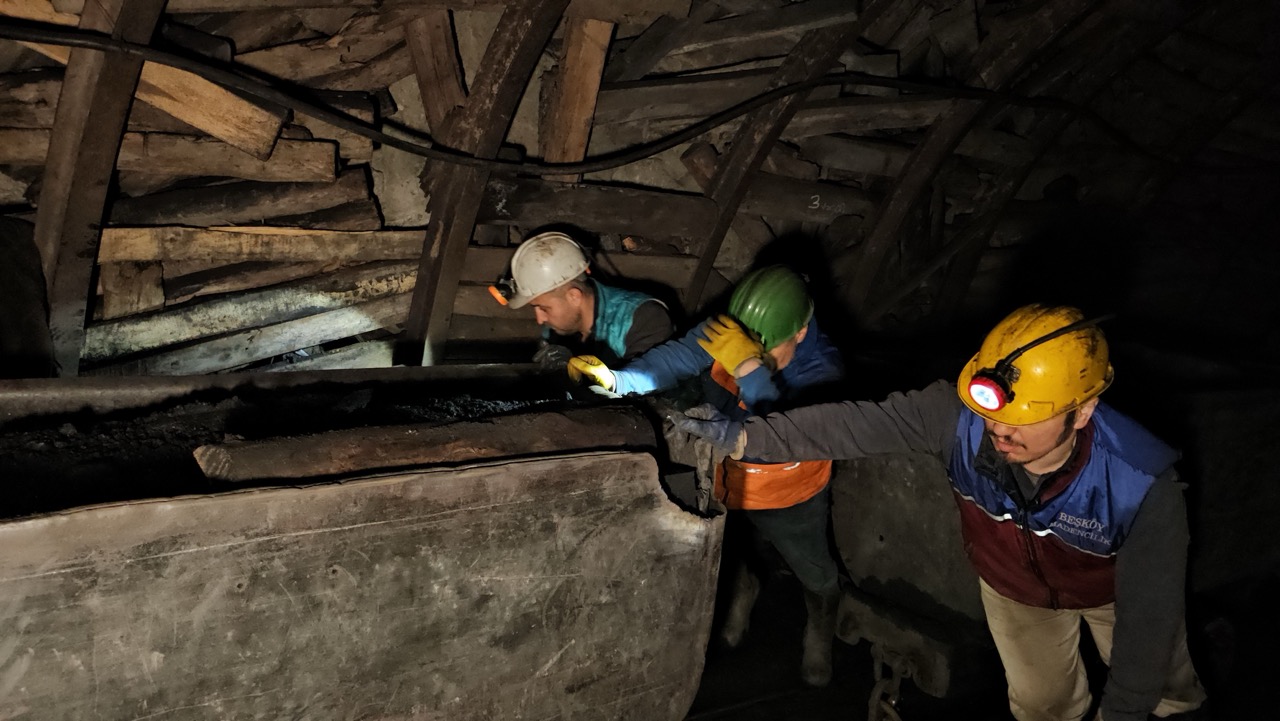 120 Metre Yer Altinda Ramazan